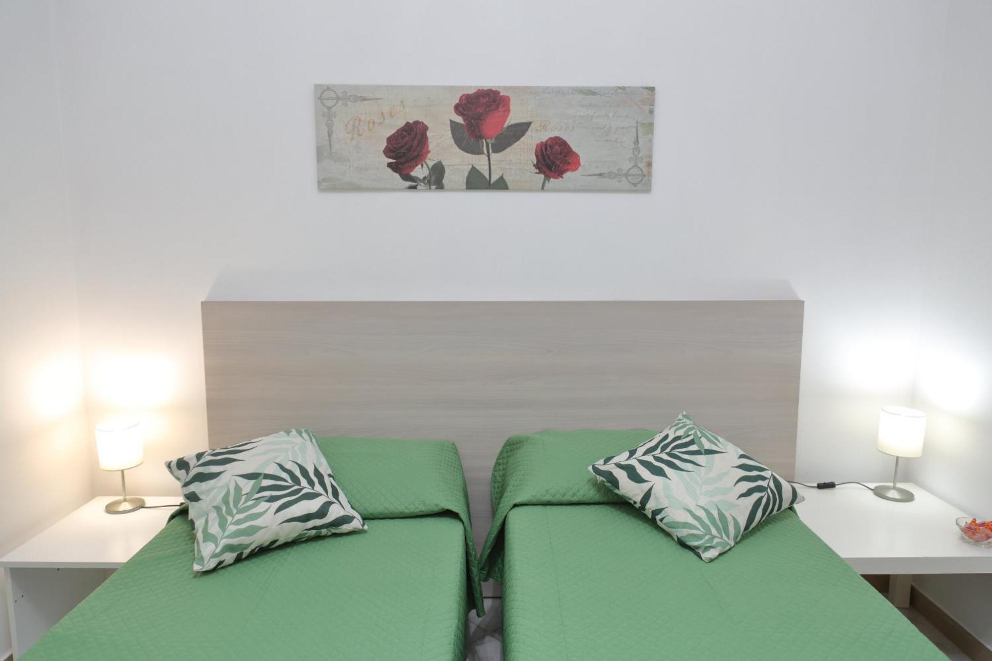 Terrazza Del Cortile - By Vacation Service Чефалу Екстериор снимка
